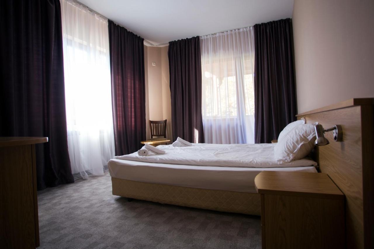 Family Prim Hotel Sandanski Buitenkant foto