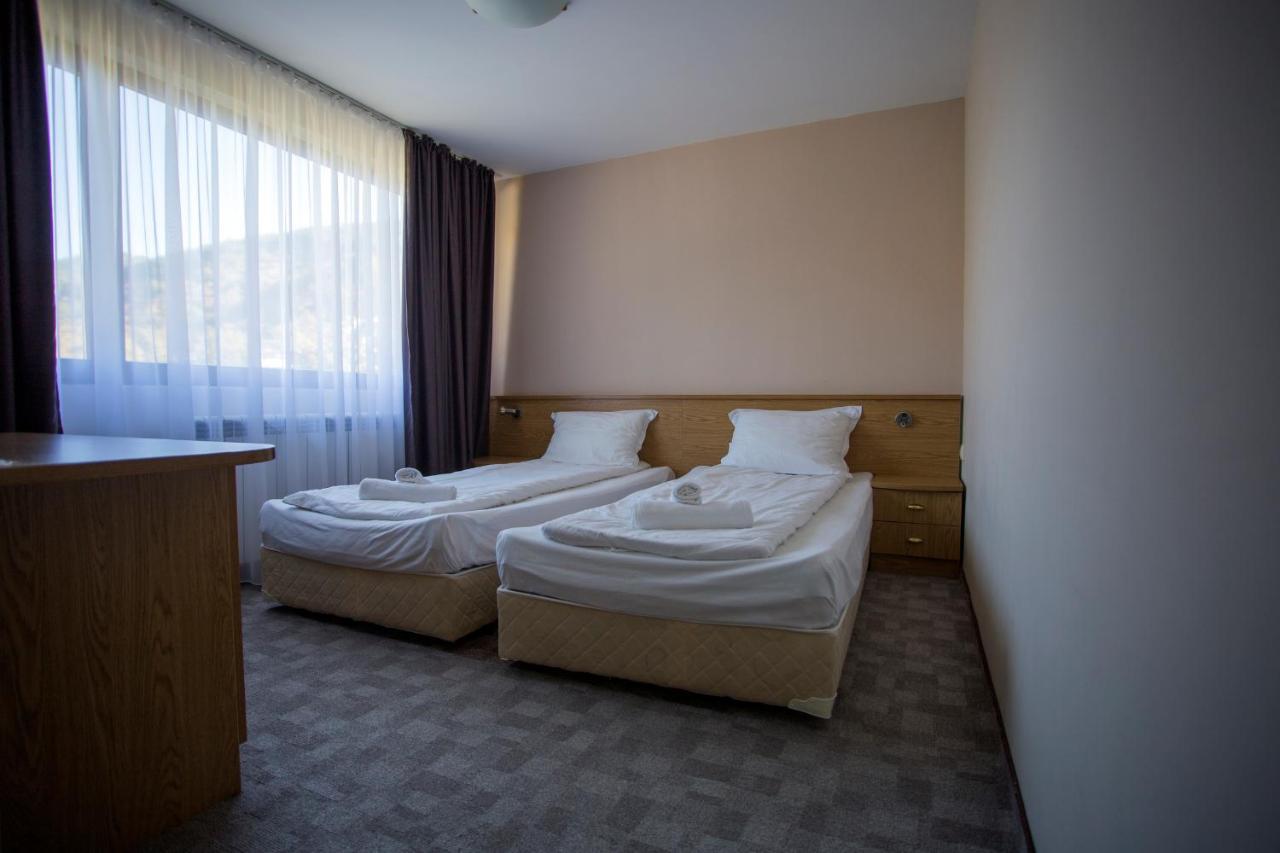 Family Prim Hotel Sandanski Buitenkant foto